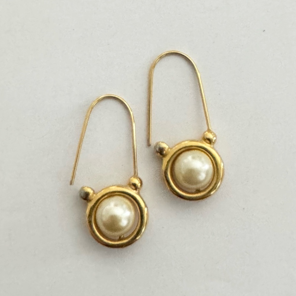 Vintage Unmarked Gold Toned Faux Pearl Earrings